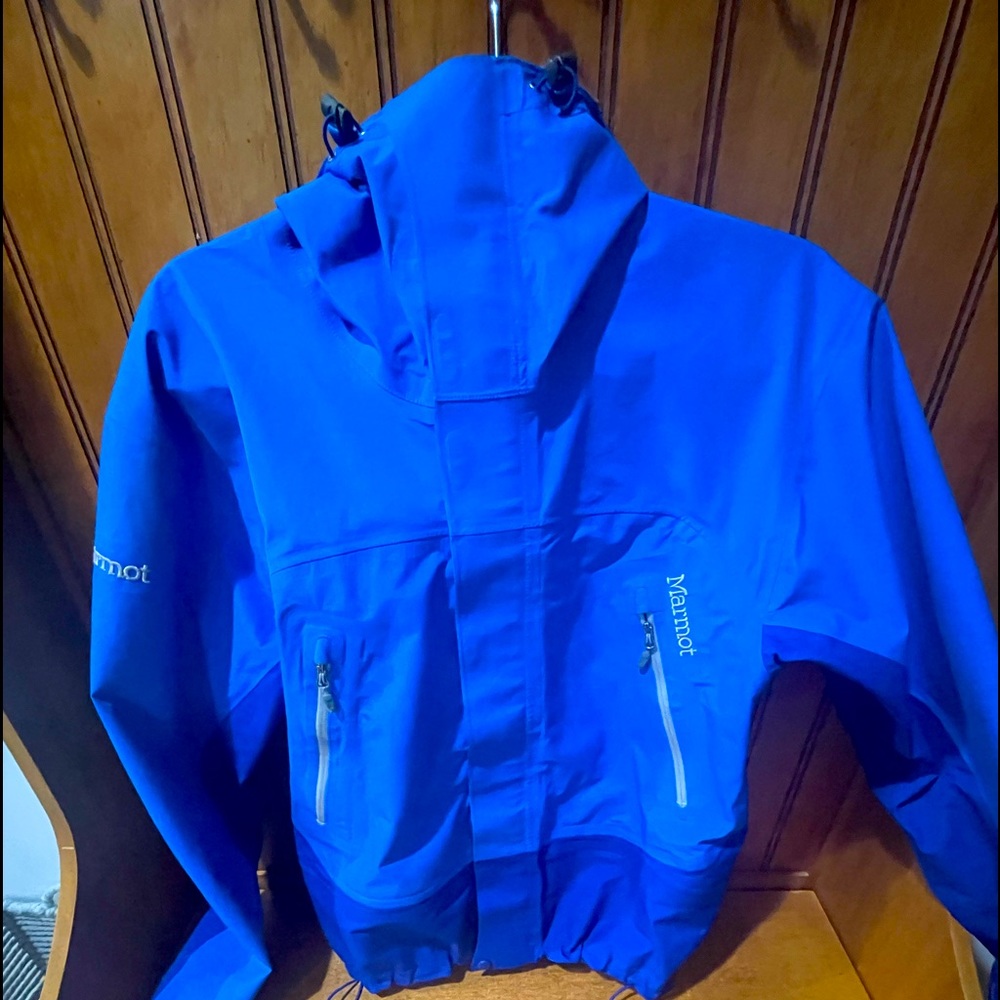 Small marmot mens jacket - excellent condition